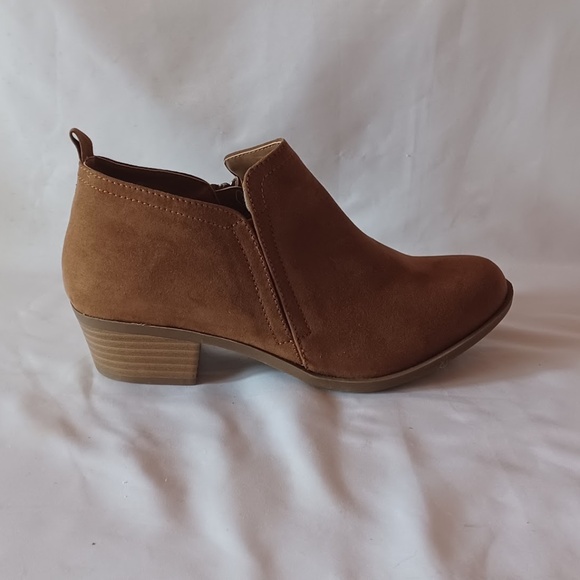 Torrid Ankle Booties Side Dip Cognac Brown Faux Suede Zip Size 7.5W - Picture 6 of 11